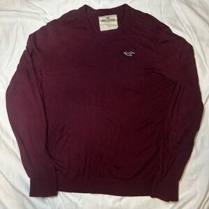 Hollister Men's Burgundy V-Neck Sweater